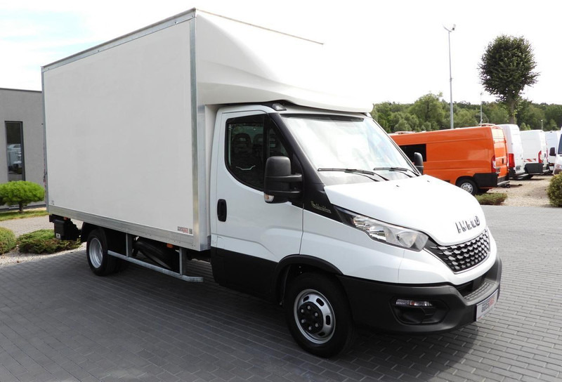 Iveco DAILY 35C16 KONTENER WINDA 8 PALET TEMPOMAT AUTOMAT HI-MATIC BLI - Furgone box: foto 4 Iveco DAILY 35C16 KONTENER WINDA 8 PALET TEMPOMAT AUTOMAT HI-MATIC BLI - Furgone box: foto 4