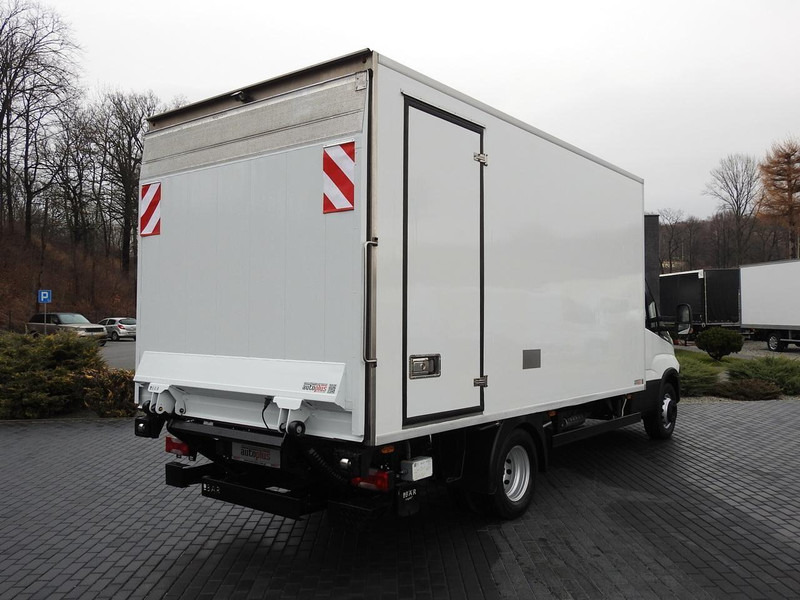 Iveco DAILY 70C17 CHŁODNIA 0*C WINDA 9 PALET ZASILANIE 230V TEMPOMAT K - Furgone frigo: foto 3 Iveco DAILY 70C17 CHŁODNIA 0*C WINDA 9 PALET ZASILANIE 230V TEMPOMAT K - Furgone frigo: foto 3