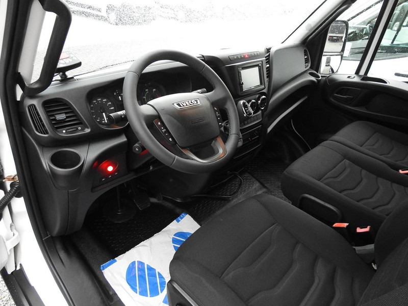 Iveco DAILY 70C17 CHŁODNIA 0*C WINDA 9 PALET ZASILANIE 230V TEMPOMAT K - Furgone frigo: foto 2 Iveco DAILY 70C17 CHŁODNIA 0*C WINDA 9 PALET ZASILANIE 230V TEMPOMAT K - Furgone frigo: foto 2