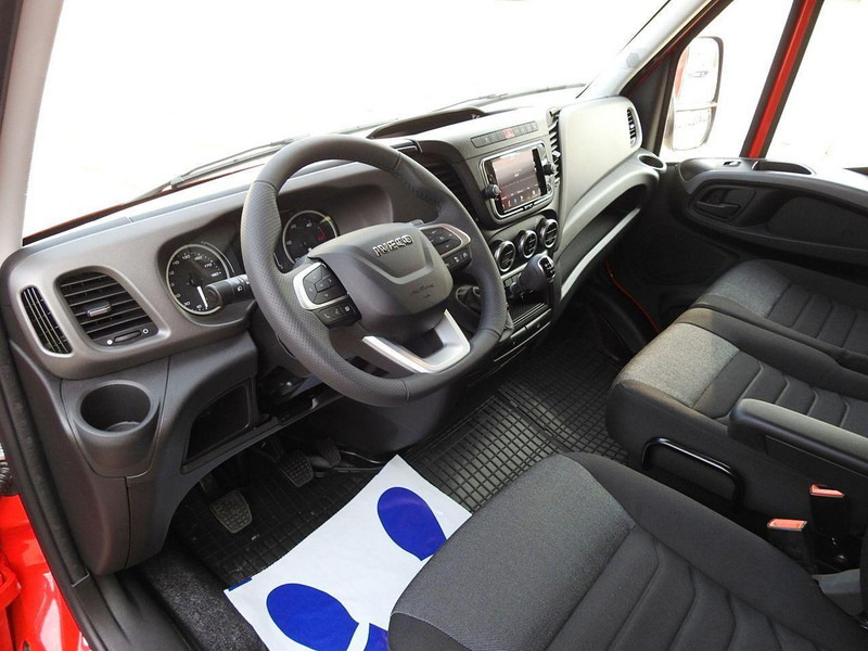 Iveco DAILY NOWY 35S18 CONNECT PLANDEKA 10 PALET WEBASTO KLIMATYZACJA - Autocarro furgonato: foto 2 Iveco DAILY NOWY 35S18 CONNECT PLANDEKA 10 PALET WEBASTO KLIMATYZACJA - Autocarro furgonato: foto 2