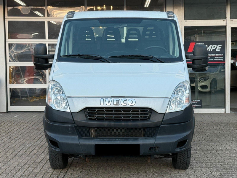 Iveco Daily 35C15 flatbed - Furgone con cassone fisso, Furgone doppia cabina: foto 2 Iveco Daily 35C15 flatbed - Furgone con cassone fisso, Furgone doppia cabina: foto 2