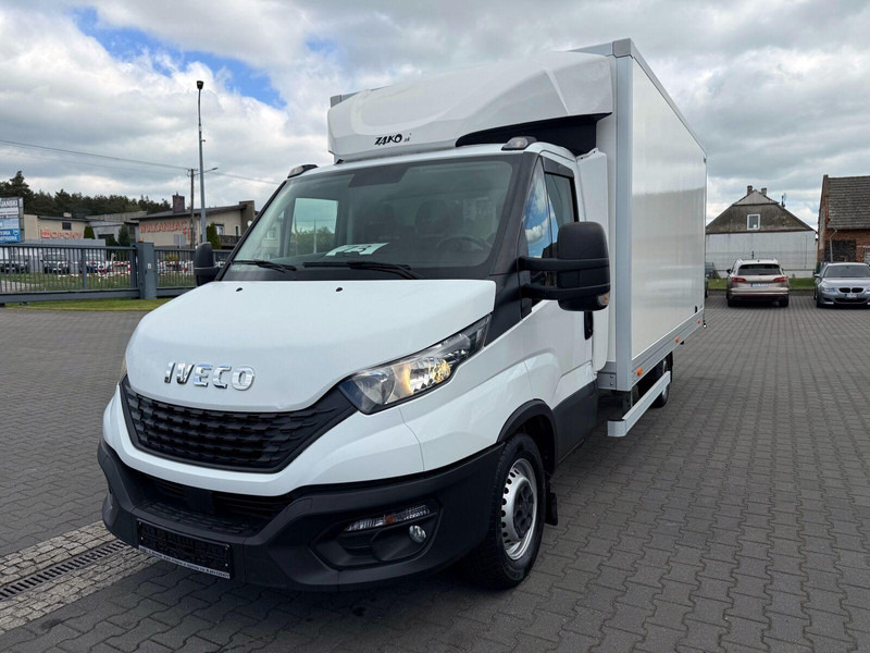 Iveco Daily 35S18 Kontener 4,5m Drzwi Tył Lift - Furgone frigo: foto 1 Iveco Daily 35S18 Kontener 4,5m Drzwi Tył Lift - Furgone frigo: foto 1