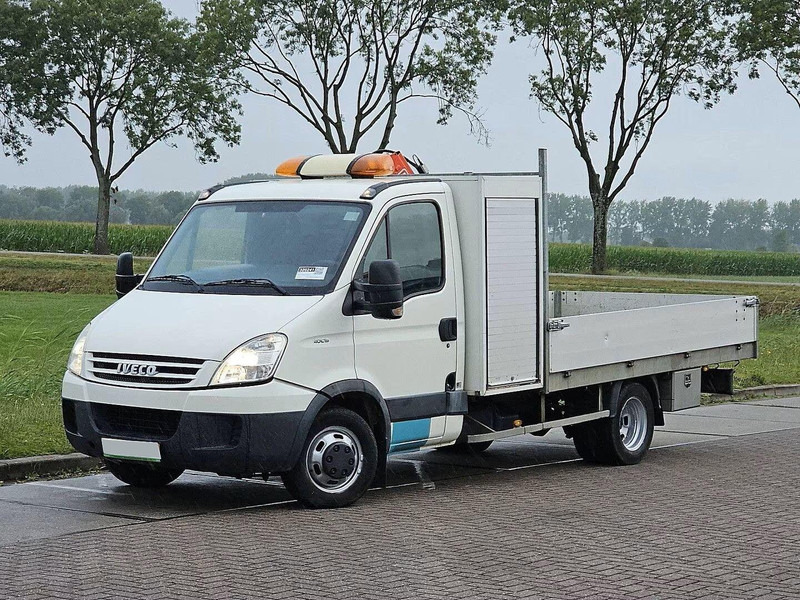 Iveco Daily 40C15 - Flatbed + crane - Autocarro con pianale/ Cassone fisso, Camion con gru: foto 1 Iveco Daily 40C15 - Flatbed + crane - Autocarro con pianale/ Cassone fisso, Camion con gru: foto 1