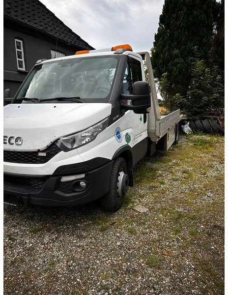 Iveco Daily 70C17 - Car transporter + crane - Camion bisarca: foto 1 Iveco Daily 70C17 - Car transporter + crane - Camion bisarca: foto 1