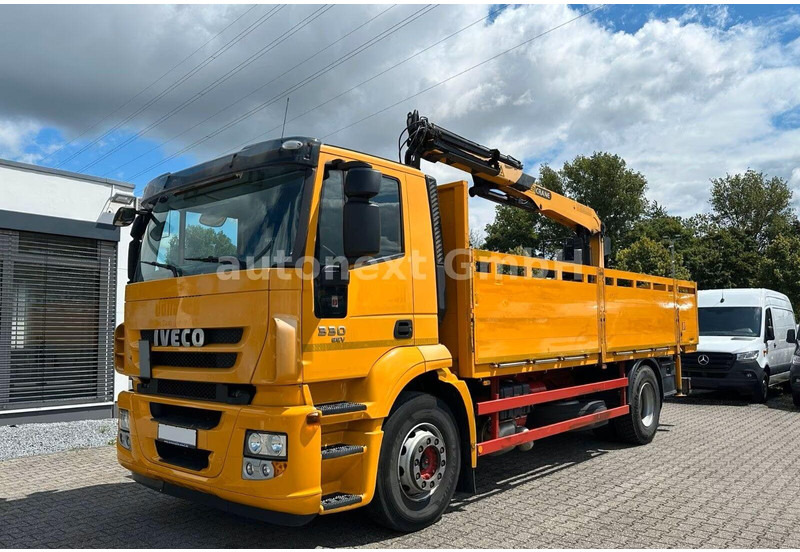 Iveco Stralis 330 - Flatbed truck + crane - Autocarro con pianale/ Cassone fisso, Camion con gru: foto 1 Iveco Stralis 330 - Flatbed truck + crane - Autocarro con pianale/ Cassone fisso, Camion con gru: foto 1
