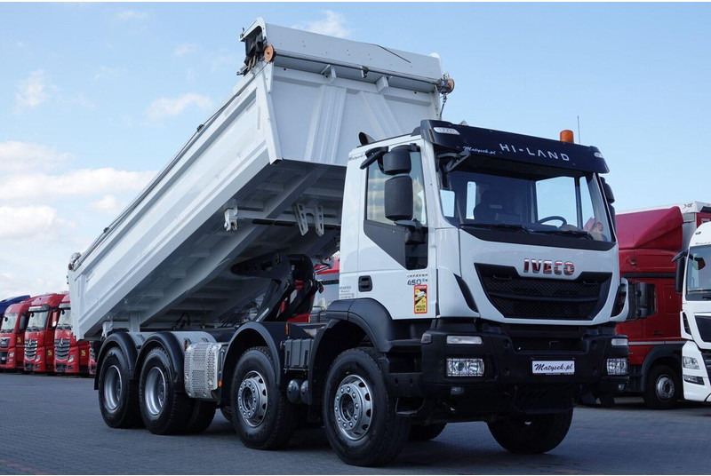 Iveco TRAKKER / 8x4 / WYWROTKA / HYDROBURTA / BORDMATIC / EURO 6 / ME - Autocarro ribaltabile: foto 5 Iveco TRAKKER / 8x4 / WYWROTKA / HYDROBURTA / BORDMATIC / EURO 6 / ME - Autocarro ribaltabile: foto 5