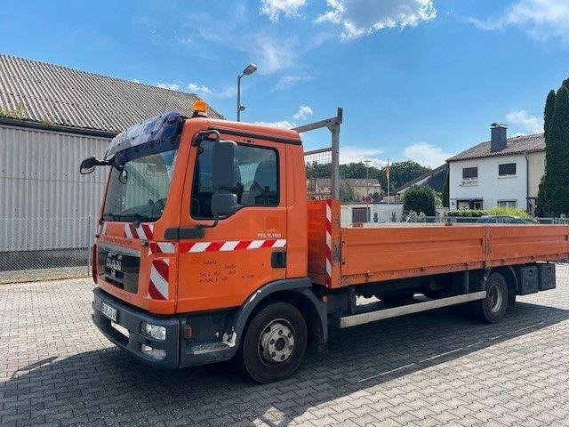 MAN 8.180 TGL Klima , Luftfederung - Autocarro con pianale/ Cassone fisso, Camion con gru: foto 4 MAN 8.180 TGL Klima , Luftfederung - Autocarro con pianale/ Cassone fisso, Camion con gru: foto 4