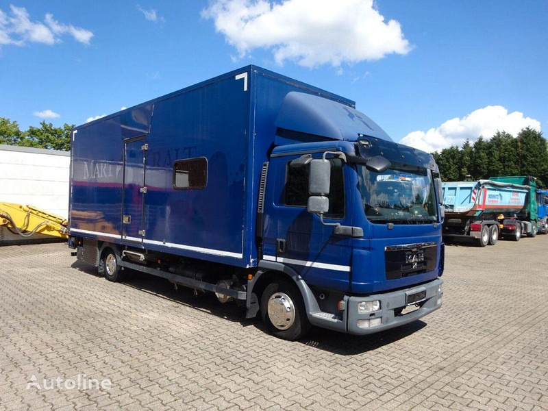 MAN 8.220 - Koffer - Autocarro furgonato: foto 2 MAN 8.220 - Koffer - Autocarro furgonato: foto 2