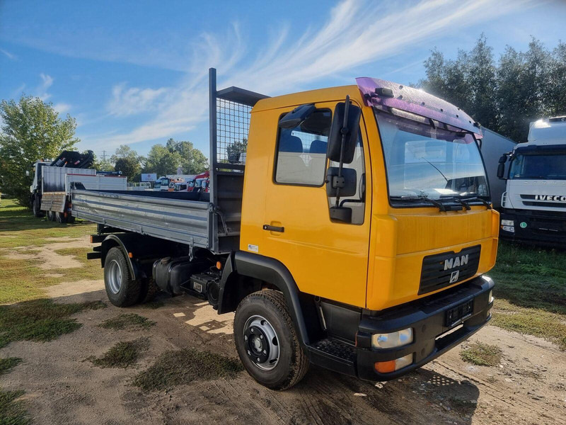 MAN LE 8.180 Meiller Kipper Three-Sided Tipper - 3 old. billencs - T - Autocarro ribaltabile: foto 4 MAN LE 8.180 Meiller Kipper Three-Sided Tipper - 3 old. billencs - T - Autocarro ribaltabile: foto 4