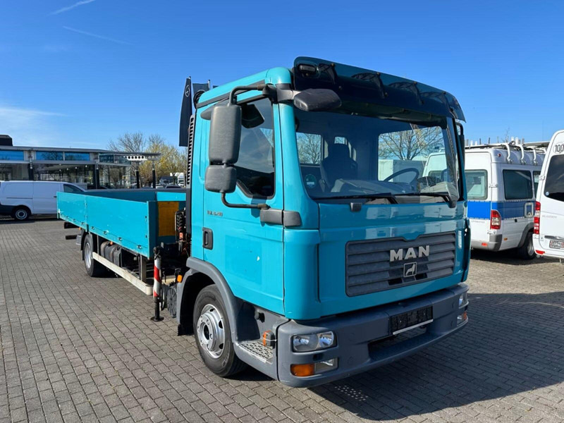 MAN TGL 8.210 - Flatbed truck + crane - Autocarro con pianale/ Cassone fisso, Camion con gru: foto 2 MAN TGL 8.210 - Flatbed truck + crane - Autocarro con pianale/ Cassone fisso, Camion con gru: foto 2