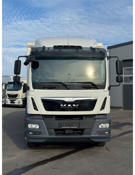MAN TGM 18.290 L Beverage Truck + Tail Lift - Autocarro furgonato: foto 3 MAN TGM 18.290 L Beverage Truck + Tail Lift - Autocarro furgonato: foto 3