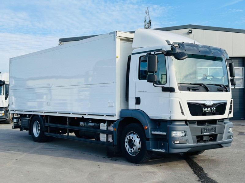 MAN TGM 18.290 L Beverage Truck + Tail Lift - Autocarro furgonato: foto 2 MAN TGM 18.290 L Beverage Truck + Tail Lift - Autocarro furgonato: foto 2