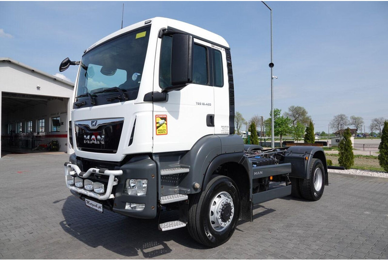 MAN TGS 18.420 / 4X4 / RAMA DŁ. 5,6 M / NAVI / DO ZABUDOWY / SPROWA - Autocarro telaio: foto 3 MAN TGS 18.420 / 4X4 / RAMA DŁ. 5,6 M / NAVI / DO ZABUDOWY / SPROWA - Autocarro telaio: foto 3