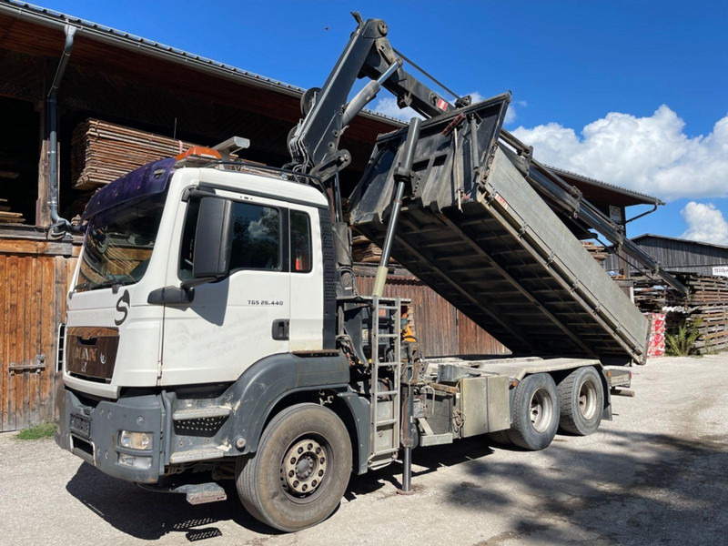 MAN TGS 26.440 6x4 Tipper + Crane Hiab 220 - 5 + RC - Autocarro ribaltabile, Camion con gru: foto 3 MAN TGS 26.440 6x4 Tipper + Crane Hiab 220 - 5 + RC - Autocarro ribaltabile, Camion con gru: foto 3