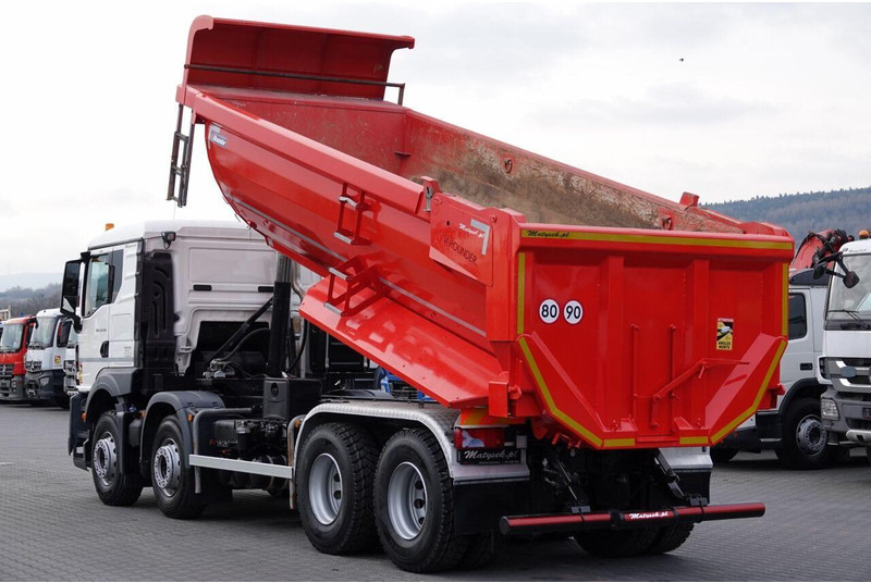 MAN TGS 35.430 / 8X4 / WYWROTKA TYLNOZSYPOWA / HYDROKLAPA / OPONY 10 - Autocarro ribaltabile: foto 2 MAN TGS 35.430 / 8X4 / WYWROTKA TYLNOZSYPOWA / HYDROKLAPA / OPONY 10 - Autocarro ribaltabile: foto 2
