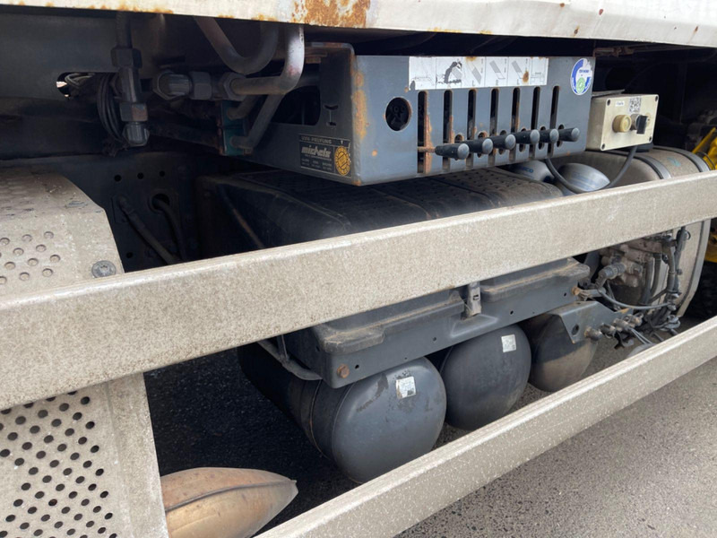 Mercedes-Benz 1833 Absetzkipper Bluetec 5 Klima 2 Hand Orig Km - Autocarro portacontainer/ Caisse interchangeable, Camion con gru: foto 3 Mercedes-Benz 1833 Absetzkipper Bluetec 5 Klima 2 Hand Orig Km - Autocarro portacontainer/ Caisse interchangeable, Camion con gru: foto 3