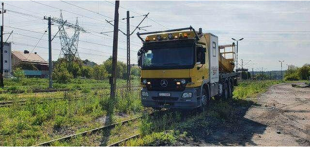 Mercedes-Benz 3344 SRT SCHÖRLING Road Rail Railway Zweiweg - Piattaforma autocarrata: foto 4 Mercedes-Benz 3344 SRT SCHÖRLING Road Rail Railway Zweiweg - Piattaforma autocarrata: foto 4