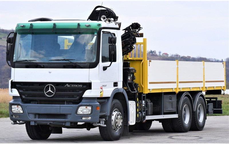 Mercedes-Benz ACTROS 2632 - Autocarro con pianale/ Cassone fisso, Camion con gru: foto 4 Mercedes-Benz ACTROS 2632 - Autocarro con pianale/ Cassone fisso, Camion con gru: foto 4