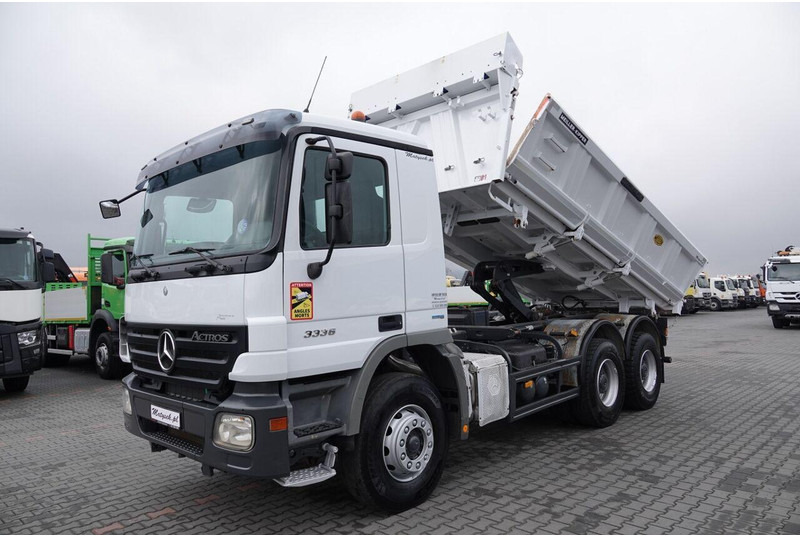Mercedes-Benz ACTROS 3336 / 6x4 / WYWROTKA / BORDMATIC / HYDROBURTA / MEILLER - Autocarro ribaltabile: foto 3 Mercedes-Benz ACTROS 3336 / 6x4 / WYWROTKA / BORDMATIC / HYDROBURTA / MEILLER - Autocarro ribaltabile: foto 3