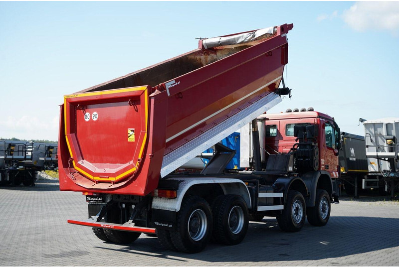 Autocarro ribaltabile Mercedes-Benz ACTROS 4141 / 8X6 / WYWROTKA TYLNOZSYPOWA / MEILLER KIPPER 5.3M: foto 6 Autocarro ribaltabile Mercedes-Benz ACTROS 4141 / 8X6 / WYWROTKA TYLNOZSYPOWA / MEILLER KIPPER 5.3M: foto 6