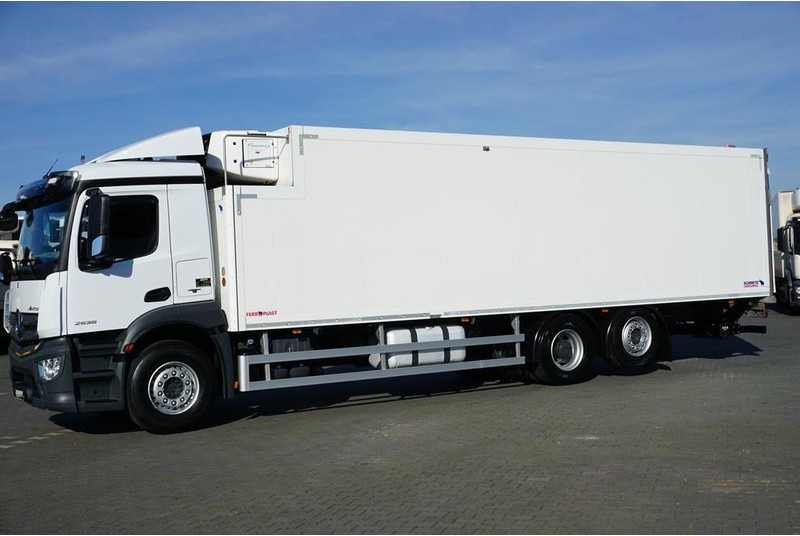 Mercedes-Benz ANTOS / 2535 / EURO 6 / CHŁODNIA + WINDA / 23 PALETY / OŚ SKRĘTN - Autocarro frigorifero: foto 3 Mercedes-Benz ANTOS / 2535 / EURO 6 / CHŁODNIA + WINDA / 23 PALETY / OŚ SKRĘTN - Autocarro frigorifero: foto 3