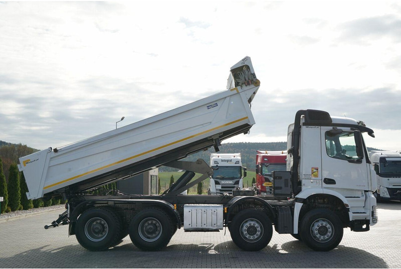 Mercedes-Benz AROCS 3243 / 8x4 / WYWROTKA DWUSTRONNA / HYDROBURTA / BORDMATIC - Autocarro ribaltabile: foto 5 Mercedes-Benz AROCS 3243 / 8x4 / WYWROTKA DWUSTRONNA / HYDROBURTA / BORDMATIC - Autocarro ribaltabile: foto 5