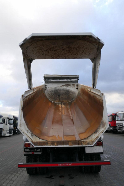 Mercedes-Benz AROCS 3246 / 8x4 / WYWROTKA / TYLNOZSYP / EURO 6 / OPONY 100 % - Autocarro ribaltabile: foto 4 Mercedes-Benz AROCS 3246 / 8x4 / WYWROTKA / TYLNOZSYP / EURO 6 / OPONY 100 % - Autocarro ribaltabile: foto 4