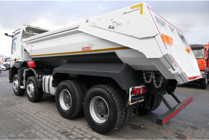 Autocarro ribaltabile Mercedes-Benz AROCS 3246 / 8x4 / WYWROTKA / TYLNOZSYP / EURO 6 / OPONY 100 %: foto 10 Autocarro ribaltabile Mercedes-Benz AROCS 3246 / 8x4 / WYWROTKA / TYLNOZSYP / EURO 6 / OPONY 100 %: foto 10