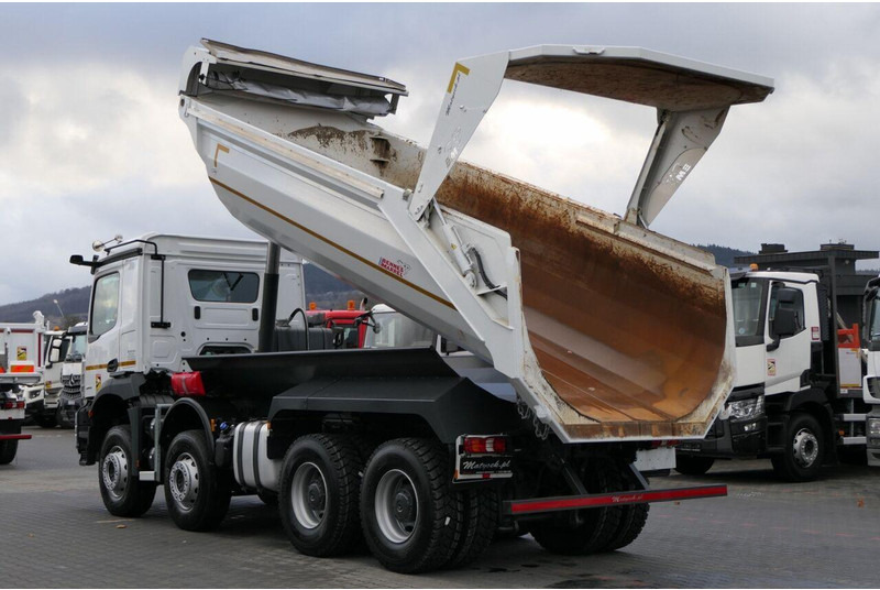 Mercedes-Benz AROCS 3246 / 8x4 / WYWROTKA / TYLNOZSYP / EURO 6 / OPONY 100 % - Autocarro ribaltabile: foto 3 Mercedes-Benz AROCS 3246 / 8x4 / WYWROTKA / TYLNOZSYP / EURO 6 / OPONY 100 % - Autocarro ribaltabile: foto 3