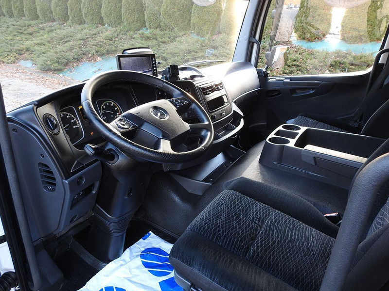 Mercedes-Benz ATEGO 12.24 KONTENER CHŁODNIA -10*C WINDA 16 PALET FUNKCJA GRZAN - Autocarro frigorifero: foto 2 Mercedes-Benz ATEGO 12.24 KONTENER CHŁODNIA -10*C WINDA 16 PALET FUNKCJA GRZAN - Autocarro frigorifero: foto 2