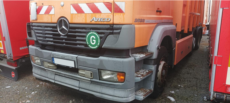 Mercedes-Benz ATEGO 2528 2628 ZOELLER MEDIUM Garbage Truck - Camion immondizia: foto 1 Mercedes-Benz ATEGO 2528 2628 ZOELLER MEDIUM Garbage Truck - Camion immondizia: foto 1