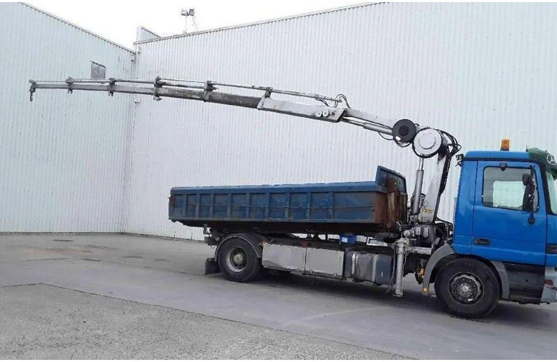 Mercedes-Benz Actros 1835 - Autocarro con pianale/ Cassone fisso, Camion con gru: foto 3 Mercedes-Benz Actros 1835 - Autocarro con pianale/ Cassone fisso, Camion con gru: foto 3