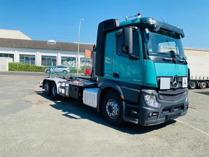 Mercedes-Benz Actros 2545 Meileraufbau GUTER ZUSTAND - Autocarro con pianale/ Cassone fisso, Camion con gru: foto 2 Mercedes-Benz Actros 2545 Meileraufbau GUTER ZUSTAND - Autocarro con pianale/ Cassone fisso, Camion con gru: foto 2
