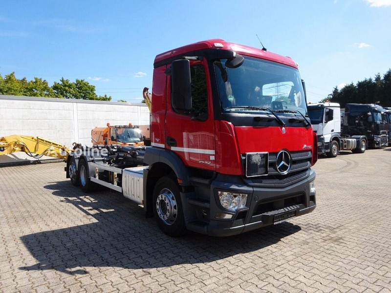 Mercedes-Benz Antos 2532 - Hook lift truck - Autocarro scarrabile: foto 2 Mercedes-Benz Antos 2532 - Hook lift truck - Autocarro scarrabile: foto 2