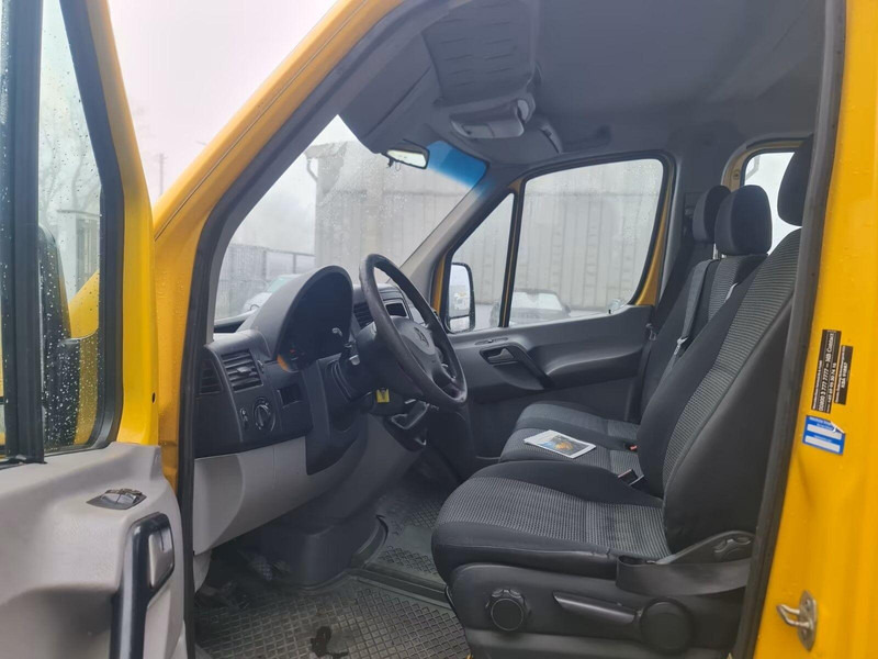 Autocarro con pianale/ Cassone fisso, Camion con gru Mercedes-Benz Sprinter 519 CDI Doka - Flatbed truck + crane: foto 13 Autocarro con pianale/ Cassone fisso, Camion con gru Mercedes-Benz Sprinter 519 CDI Doka - Flatbed truck + crane: foto 13