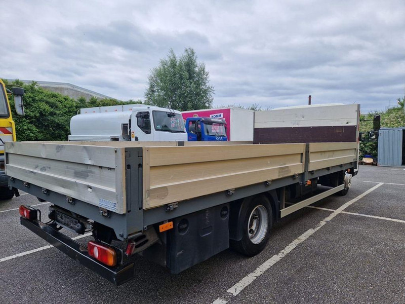 Mitsubishi 70 C 18 Fuso Canter Pritschenwagen Euro 6 - Autocarro con pianale/ Cassone fisso: foto 4 Mitsubishi 70 C 18 Fuso Canter Pritschenwagen Euro 6 - Autocarro con pianale/ Cassone fisso: foto 4