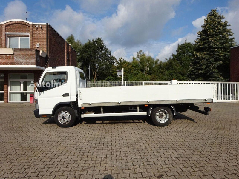 Mitsubishi Fuso Canter 7C15 - Flatbed - Autocarro con pianale/ Cassone fisso: foto 4 Mitsubishi Fuso Canter 7C15 - Flatbed - Autocarro con pianale/ Cassone fisso: foto 4