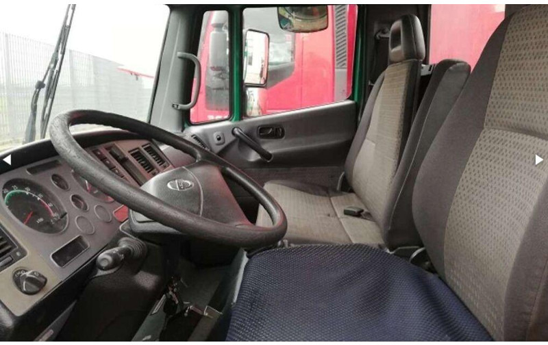 Nissan Atleon 56.15 - Autocarro con pianale/ Cassone fisso, Camion con gru: foto 5 Nissan Atleon 56.15 - Autocarro con pianale/ Cassone fisso, Camion con gru: foto 5