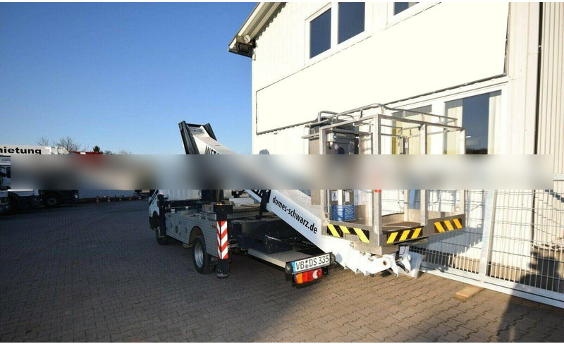 Nissan NT 400 Cabstar - Lifting basket truck - Piattaforma autocarrata: foto 4 Nissan NT 400 Cabstar - Lifting basket truck - Piattaforma autocarrata: foto 4