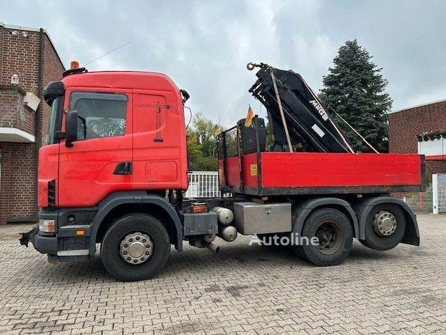 Scania 124 L 470 - Flatbed + crane - Autocarro con pianale/ Cassone fisso, Camion con gru: foto 1 Scania 124 L 470 - Flatbed + crane - Autocarro con pianale/ Cassone fisso, Camion con gru: foto 1
