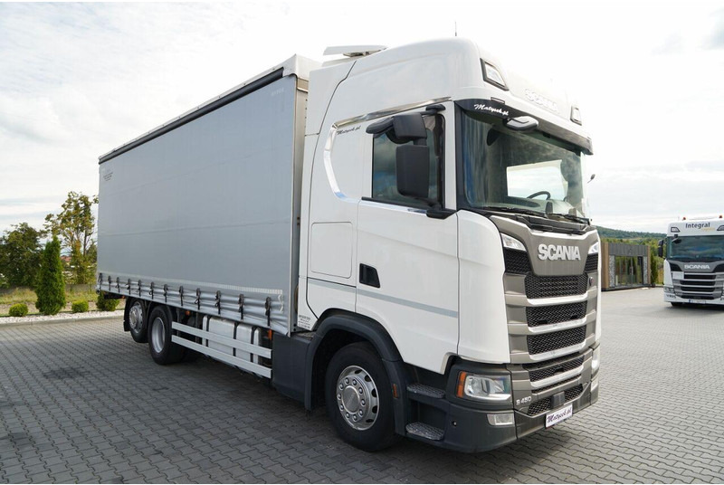 Scania S 450 / SOLÓWKA / 6X2 / OŚ PODNOSZONA / 2019 / - Camion centinato: foto 2 Scania S 450 / SOLÓWKA / 6X2 / OŚ PODNOSZONA / 2019 / - Camion centinato: foto 2