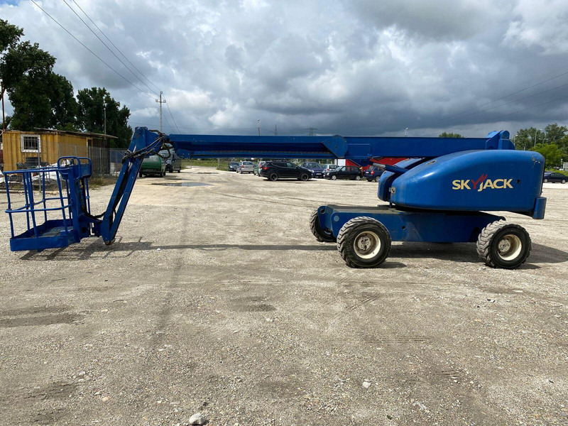 Skyjack SJ40T 4x4 Diesel - Lifting basket  - 14m - Piattaforma aerea: foto 3 Skyjack SJ40T 4x4 Diesel - Lifting basket  - 14m - Piattaforma aerea: foto 3