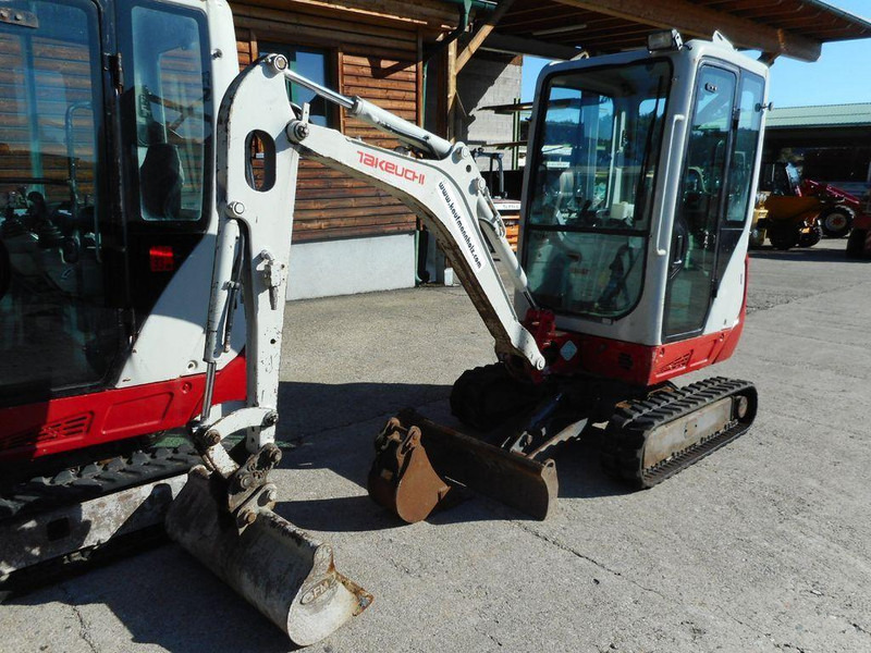 Takeuchi TB 216 Mini lánctalpas forgó-kotró - Escavatore cingolato: foto 1 Takeuchi TB 216 Mini lánctalpas forgó-kotró - Escavatore cingolato: foto 1