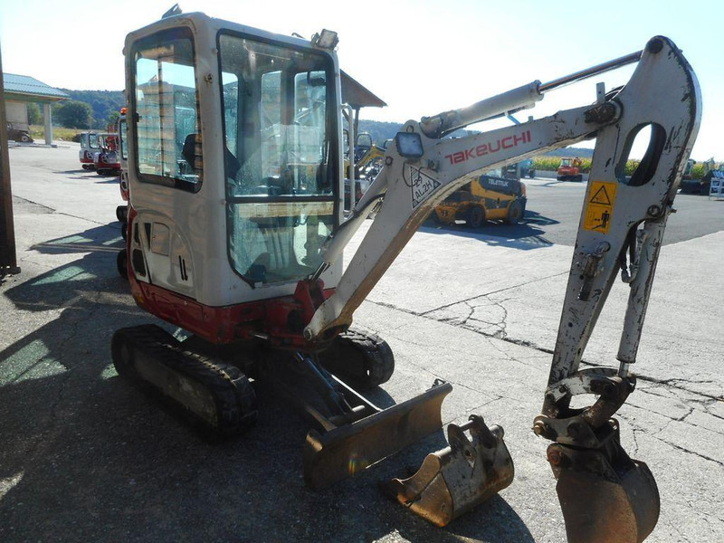 Takeuchi TB 216 Mini lánctalpas forgó-kotró - Escavatore cingolato: foto 3 Takeuchi TB 216 Mini lánctalpas forgó-kotró - Escavatore cingolato: foto 3