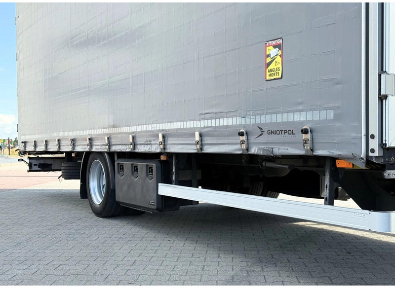 Trattore stradale Renault T 380: foto 8