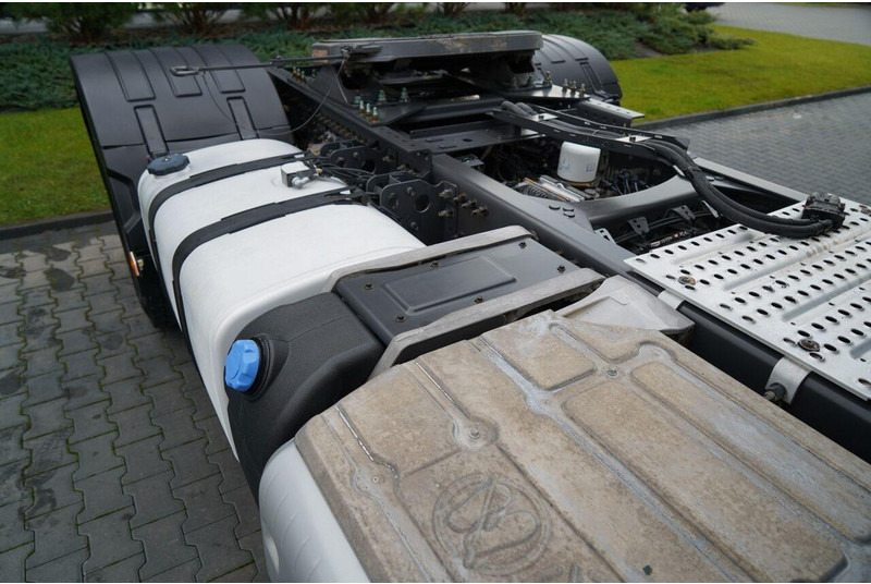 Leasing di Volvo FMX 420 /  RETARDER / 13 LITROWY / NISKA KABINA / I-SHIFT  / EUR Volvo FMX 420 /  RETARDER / 13 LITROWY / NISKA KABINA / I-SHIFT  / EUR: foto 16