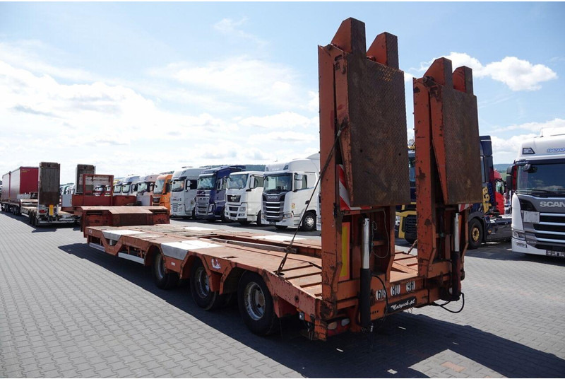 Trax NACZEPA LAWETA / NISKOPODWOZIE / NAJAZDY HYDRAULICZNE / OŚ SKRĘ - Semirimorchio pianale ribassato: foto 5 Trax NACZEPA LAWETA / NISKOPODWOZIE / NAJAZDY HYDRAULICZNE / OŚ SKRĘ - Semirimorchio pianale ribassato: foto 5