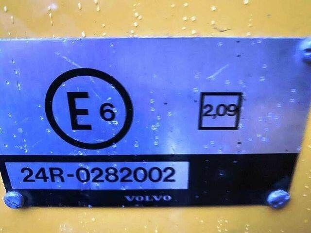 Volvo F 6 RAIL ROAD Platform Schienen TWO WAY - Piattaforma autocarrata: foto 2 Volvo F 6 RAIL ROAD Platform Schienen TWO WAY - Piattaforma autocarrata: foto 2