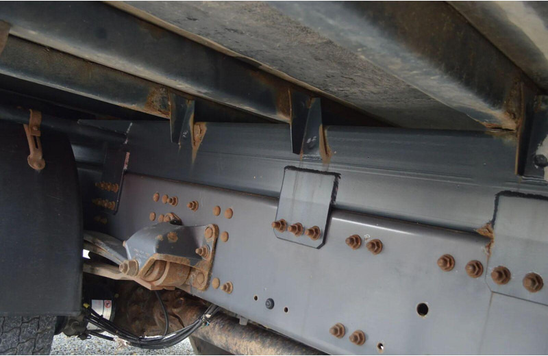 Volvo FE 18.320 FLATBED CRANE - Autocarro con pianale/ Cassone fisso, Camion con gru: foto 5 Volvo FE 18.320 FLATBED CRANE - Autocarro con pianale/ Cassone fisso, Camion con gru: foto 5