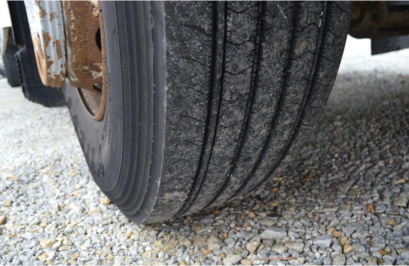 Volvo FE 18.320 FLATBED CRANE - Autocarro con pianale/ Cassone fisso, Camion con gru: foto 4 Volvo FE 18.320 FLATBED CRANE - Autocarro con pianale/ Cassone fisso, Camion con gru: foto 4